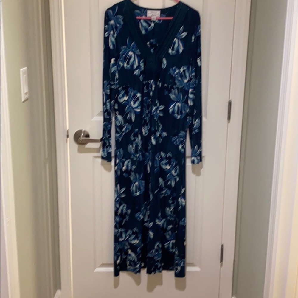 Sleepwear, 95% rayon/5% spandex. New, never worn.